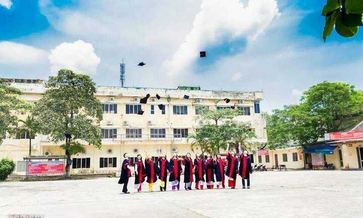 Gặp mặt cựu sinh viên Vật lý K.26 Đại học Tổng hợp Hà Nội