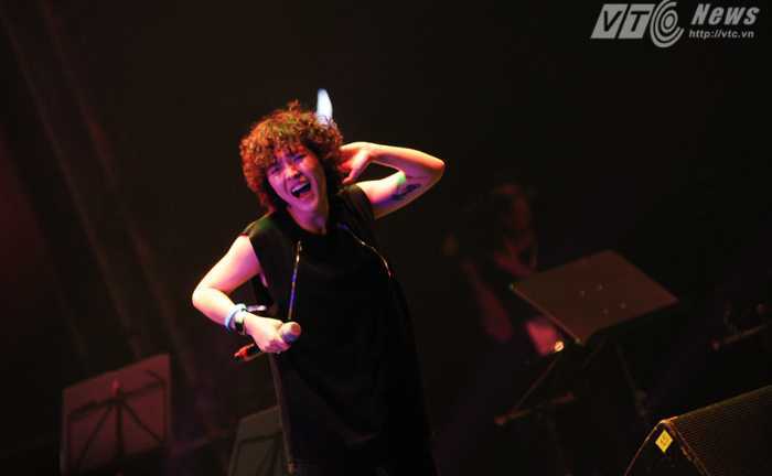 Khán giả bùng nổ trong đêm Monsoon 2015 đầu tiên