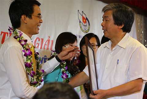 Hơn 30 tác phẩm đoạt giải báo chí về năng lượng