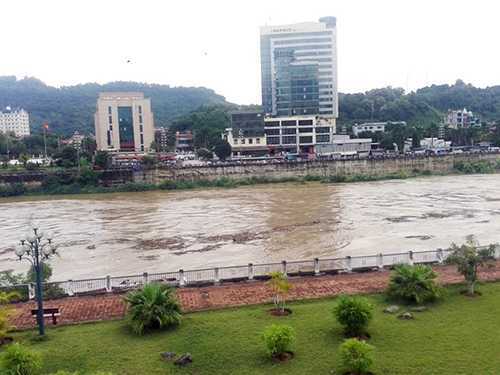 Trung Quốc xả nước đột ngột, lũ dâng nhanh ở Lào Cai