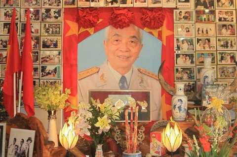 Trẻ mồ côi, khuyết tật dâng hương tưởng nhớ Đại tướng Võ Nguyên Giáp