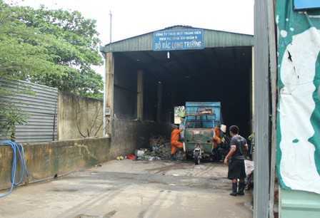 Phát hiện thi thể bé trai sơ sinh trong bãi rác