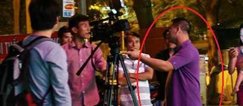 Báo cháy chung cư của đại gia 'điếu cày': Kẻ lạ mặt thu máy quay phóng viên