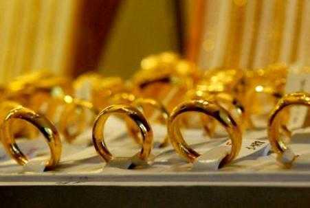 Giá vàng thế giới lập kỷ lục, giá vàng trong nước dửng dưng