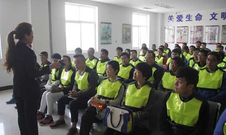 Áo chống quay bài đặc biệt ở trường thi Trung Quốc