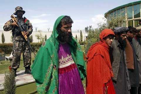 Chiến binh IS giả gái để trốn đòn không kích của Nga ở Syria