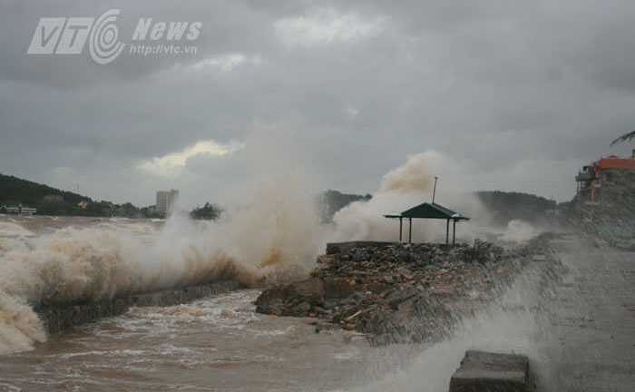 Thông tin mới nhất về cơn bão Koppu