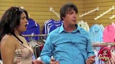 Video: Phản ứng của phụ nữ khi thấy vết son môi trên cổ đàn ông