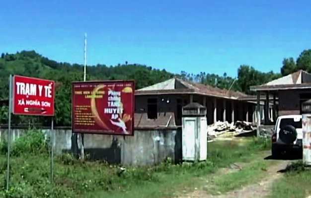 Đình chỉ vụ án bác sĩ chém hai nhân viên rồi tự sát