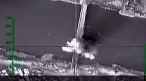 Video: Nga không kích chặn đường tiếp tế của IS ở Syria