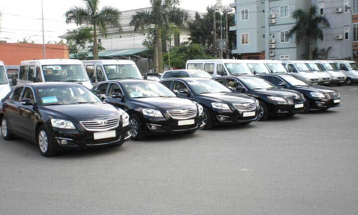Giật mình chi xe công bằng 1/4 ngân sách còn lại của Chính phủ