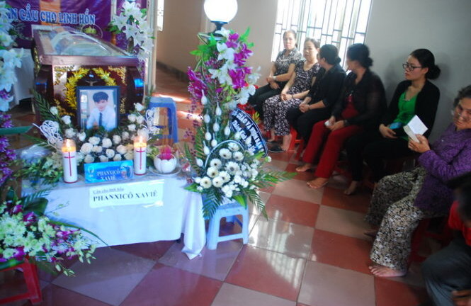 Nỗi đau gia đình thanh niên bị 2 cô gái đâm chết ở vòng xoay Dân Chủ