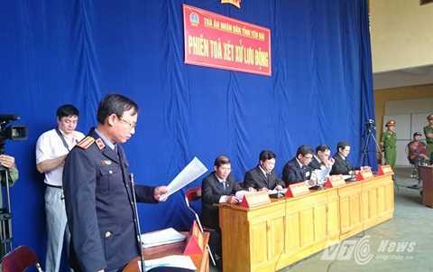 Thảm sát ở Yên Bái: Hung thủ đe doạ 'bố có muốn chết không?'