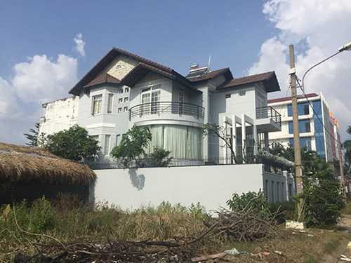 Kẻ trộm 'khoắng' 3,5 tỷ trong 2 biệt thự hạng sang ở Sài Gòn