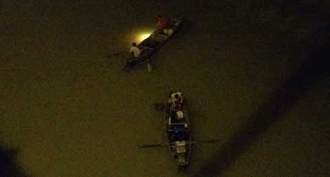 Đi tìm CSGT nghi tự tử, cứu được cô gái lao cầu tự vẫn