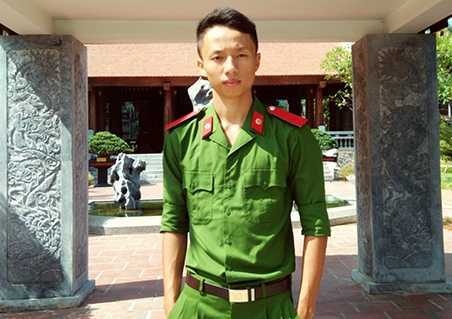 Gặp chàng trai thủ khoa đa tài của Học viện Cảnh sát nhân dân