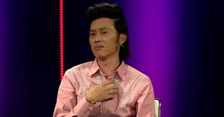 Hoài Linh tâm sự về mẹ, rơm rớm nước mắt trên sóng truyền hình