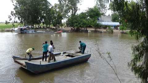 Lật chẹt ở An Giang: Đã vớt được thi thể các nạn nhân