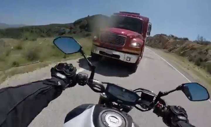 Video: Những cú đâm trực diện kinh hãi