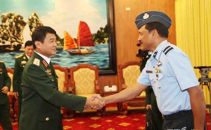 Phó Giám đốc Học viện Chiến tranh Không quân Ấn Độ thăm Việt Nam