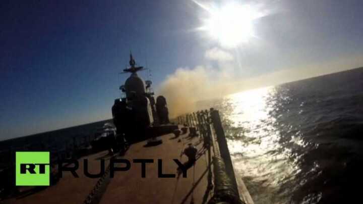 Video: Tàu tuần tra mới nhất của Nga bắn tên lửa trên biển Baltic