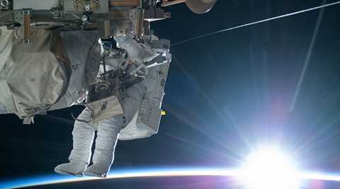 Phát hiện những luồng ánh sáng kỳ lạ trong vũ trụ