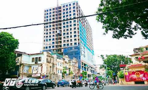 Chủ tịch Hà Nội yêu cầu 'chốt' ngày cắt ngọn tòa nhà 8B Lê Trực