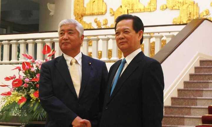 Thủ tướng Nguyễn Tấn Dũng tiếp Bộ trưởng Quốc phòng Nhật Bản