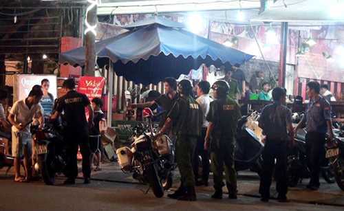 Hỗn chiến trong quán nướng, nhiều người bị thương