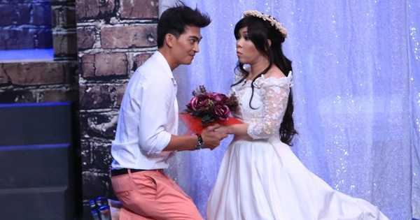 Khương Ngọc bất ngờ 'giở mặt' khiến Việt Hương lúng túng