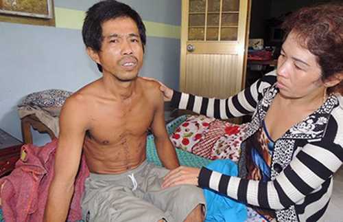 Người đàn ông viết thư tuyệt mệnh rồi tự cứa cổ