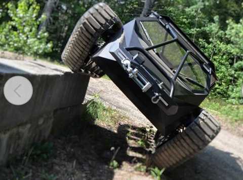 Xe tăng mini phiên bản dân sự bọc thép đạt tốc độ 90km/h