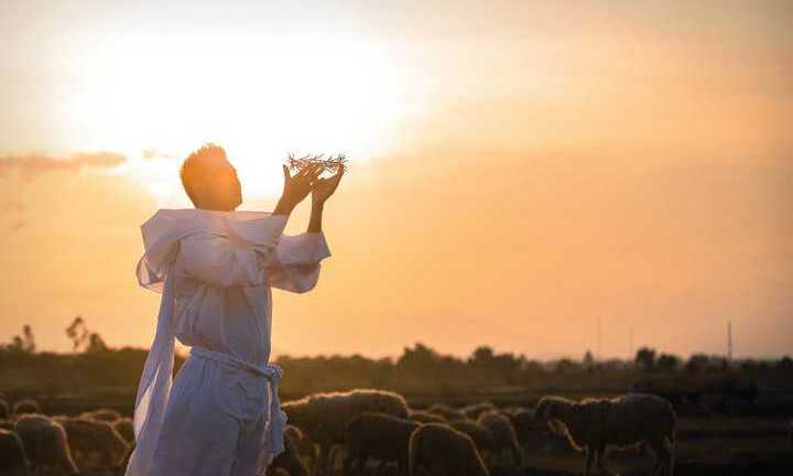 Mr Đàm ra mắt album Thánh ca