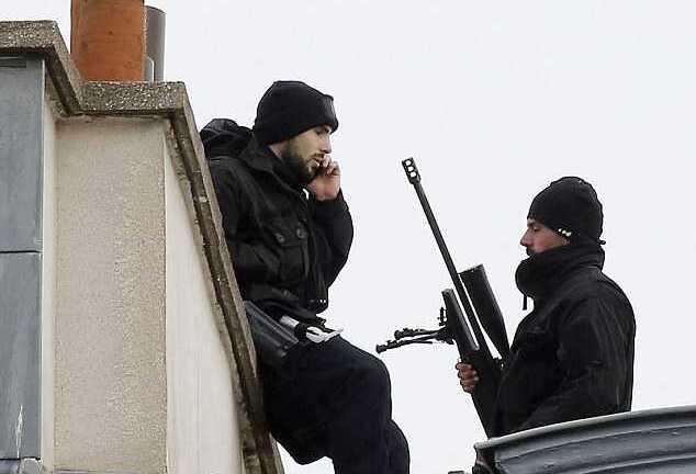 Cảnh sát Pháp truy đuổi 4 người vũ trang hạng nặng