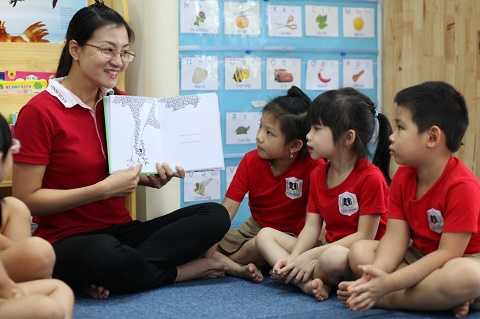 Lập kỷ lục Guinness Việt Nam: 10.000 học sinh Vinschool cùng đọc sách