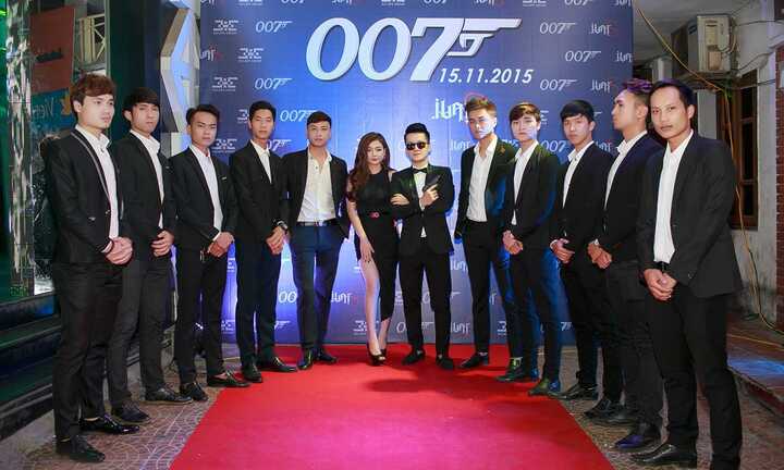 10 vệ sĩ tháp tùng 'Điệp viên 007 phiên bản Việt'