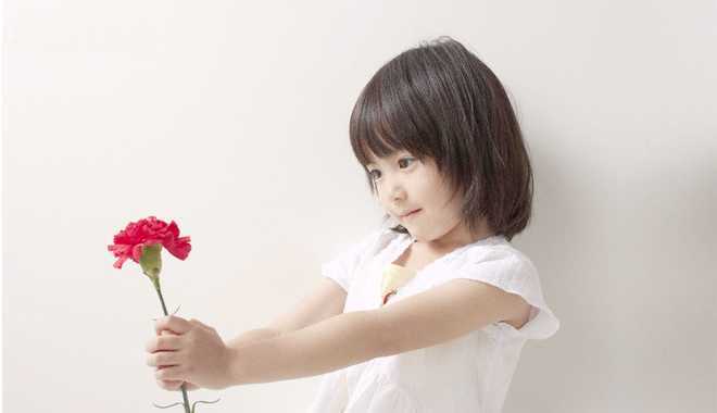 10 nghìn đồng, một bó hoa và bài học dạy con đầy ý nghĩa