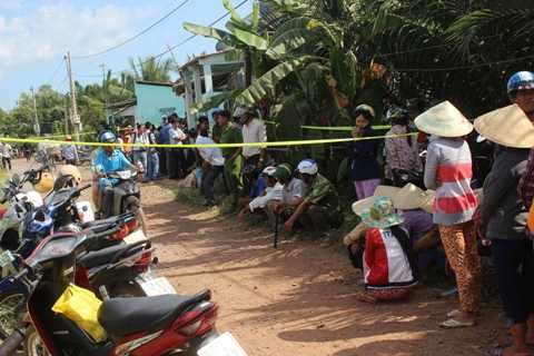 Vụ 3 mẹ con chết ở Long An: 'Con không thể tin mẹ và 2 em đã chết'