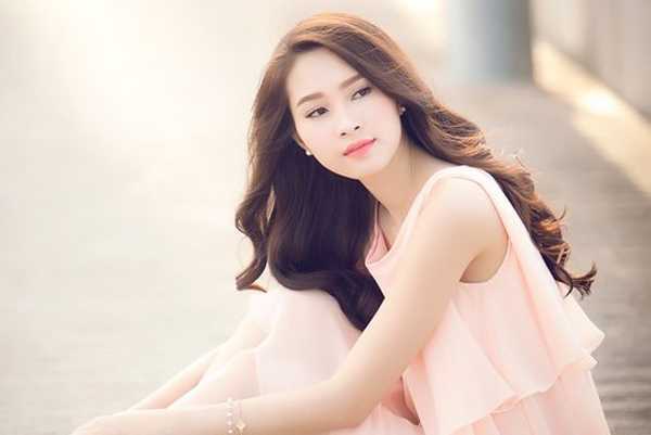 Hoa hậu Đặng Thu Thảo bức xúc đề nghị dừng talkshow 'Những kẻ lắm lời'