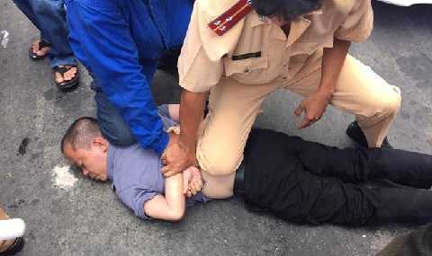 Truy bắt tài xế ôtô 'điên' ở Sài Gòn: Lái xe có biểu hiện 'ngáo đá'