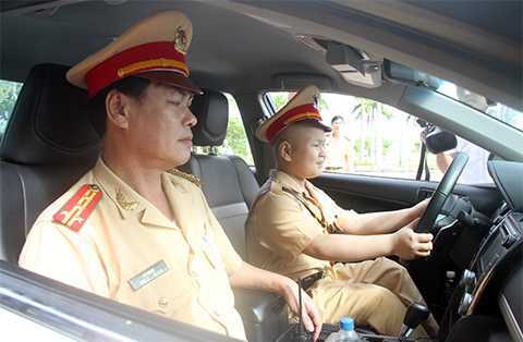 Bức thư xúc động giúp cậu bé 11 tuổi bị ung thư được làm 'cảnh sát giao thông'