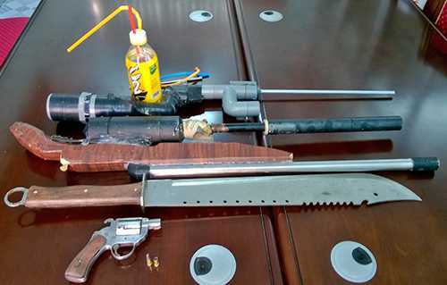 Kẻ 'ngáo đá' vác súng tự chế uy hiếp người dân