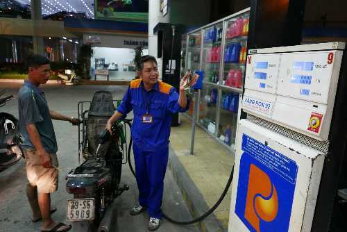 'Trồi sụt' thất thường như lợi nhuận của Petrolimex