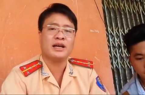 CSGT đối đáp 'chuẩn chỉnh', người vi phạm hết 'lý sự cùn'