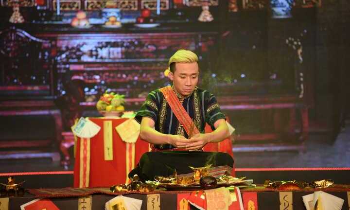 Trấn Thành diễn quá sung trên sân khấu