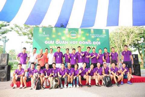 Hàng trăm cư dân tham dự Giải quần vợt đồng đội Vinhomes Cup 2015