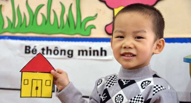 Hình ảnh 10 bé trai bị bắt cóc đang tìm cha mẹ ở Quảng Ninh