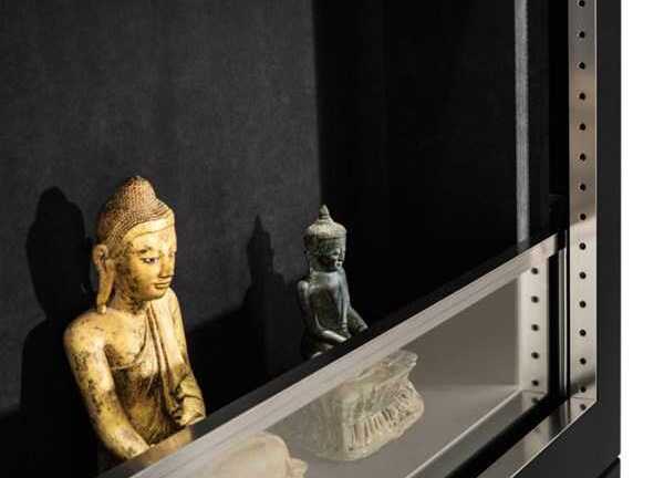 Két sắt bằng vàng nguyên khối: Nhà giàu Việt nào dám mơ?