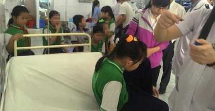 30 học sinh nhập viện do ngộ độc tàu hũ