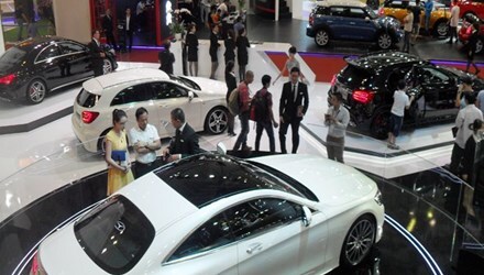 Lại gây choáng, đại gia Việt vung nghìn tỷ đồng mua xe hơi nhập khẩu